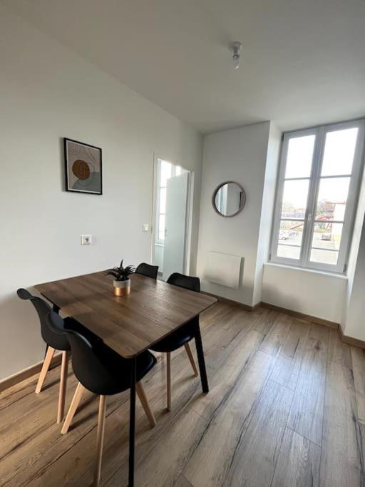 Le Duplex Tout Confort Bressuire Extérieur photo
